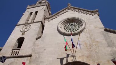 Hırvatistan 'ın Korcula kentindeki Aziz Mark Katedrali. Korcula, Korcula adasının doğu kıyısında korunan tarihi bir yerleşim yeridir.