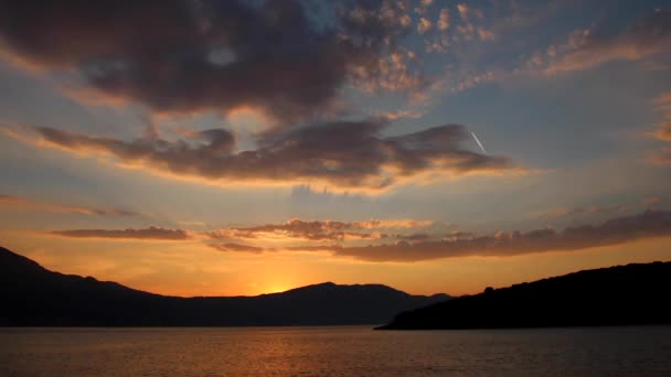 クロアチアのコルクラから見たペレサツ半島とペレスキー海峡の日の出 — ストック動画