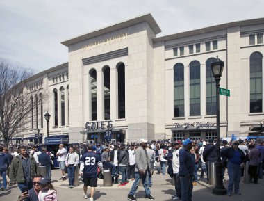 Açılış günü Yankee Stadyumu'nda