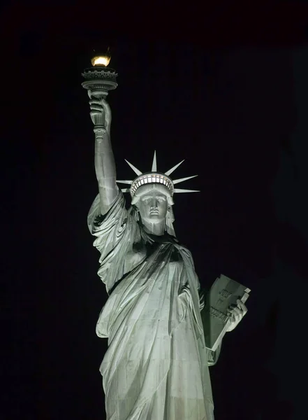 Statue of Liberty at night — Stock Photo, Image