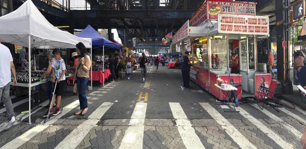 Уличная ярмарка на Ривера-авеню в Бронкс-Нью-Йорке Стоковое Фото