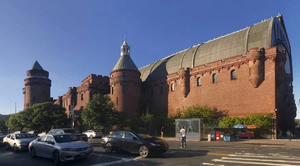 Blick auf die Königsbrücke und die Straße in der Bronx — Stockfoto