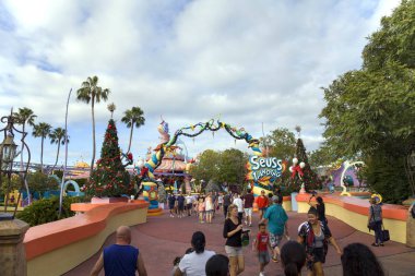 İnsanlara Orla içinde iniş macera Seuss Universal'in Adaları