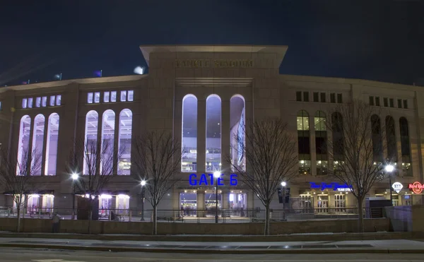 Nachtansicht des Yankee-Stadions in der Bronx New York — Stockfoto