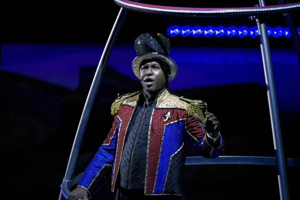 Ringmaster durante Ringling Bros Barnum Bailey Circus em Barclays — Fotografia de Stock