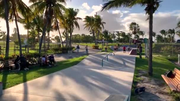 Parque público de skate. Miami, Estados Unidos — Vídeos de Stock