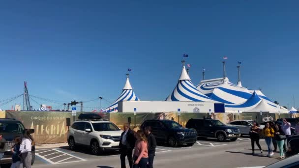 Famoso pavilhão de tendas do Cirque du soleil em Miami Gardens, Flórida. Vídeo 4K — Vídeo de Stock