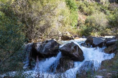 eşik Nehri üzerinde