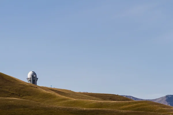 Observatoř v horách Kazachstánu — Stock fotografie