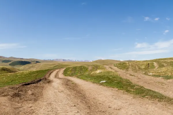 Road in the mountains — Stock Photo, Image