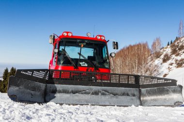 Karmobil üzerinde büyük kürek
