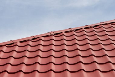 Metalden yapılmış çatı