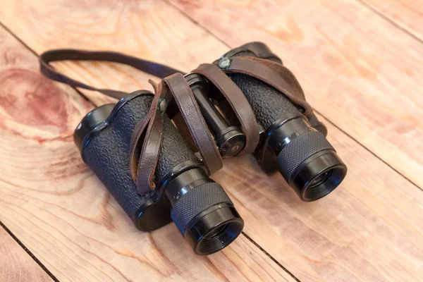 Sovyet ordusunun subayları için dürbün