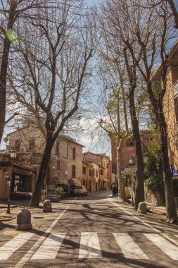 Orvieto, Roma banliyösünde, İtalya - 14 Mart 2018: Yaya Caddesi üzerinde