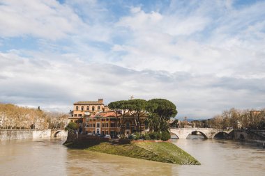 Tiber Adası