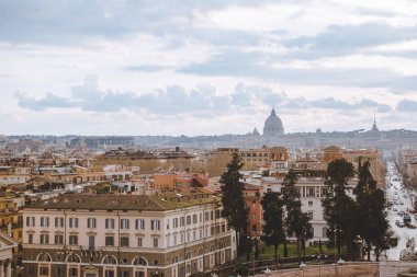 Piazza del Popolo (Halk Meydanı), Roma, İtalya, yakınındaki binaların havadan görünümü