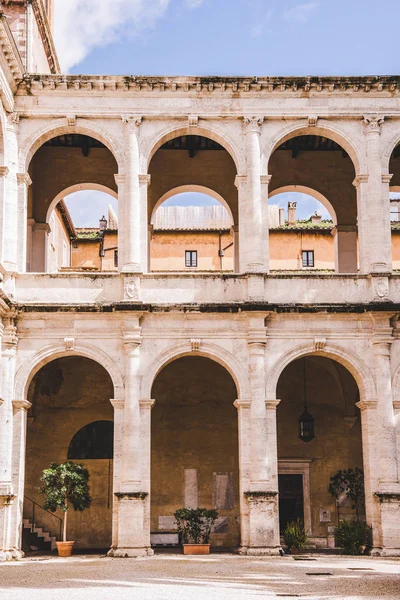 Atrium building — Stock Photo, Image