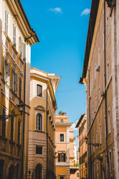 Edifícios Antigos Rua Roma Dia Ensolarado Itália — Fotografia de Stock