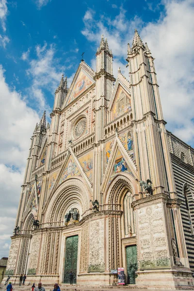 ORVIETO, ROME SUBURB, ITALY - MARCH 14, 2018: low angle view of orvieto cathedral — Stock Photo