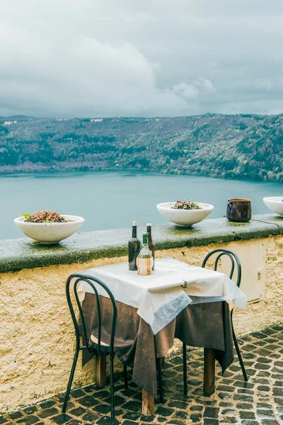 Lago albano - foto de stock