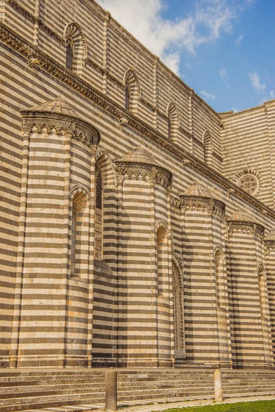 Partie de la cathédrale d'Orvieto à Orvieto, banlieue de Rome, Italie — Photo de stock