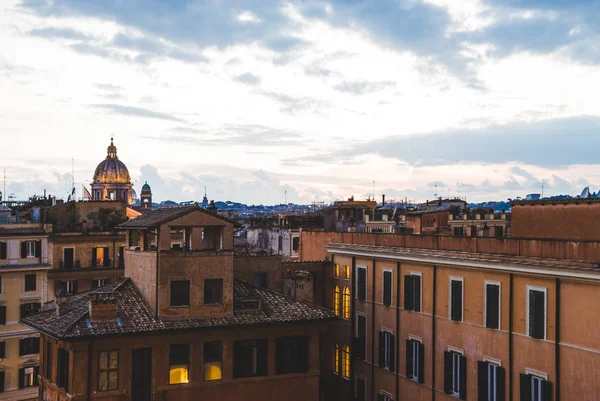 View of St Peters Basilica in evening in Rome, Italy — Stock Photo