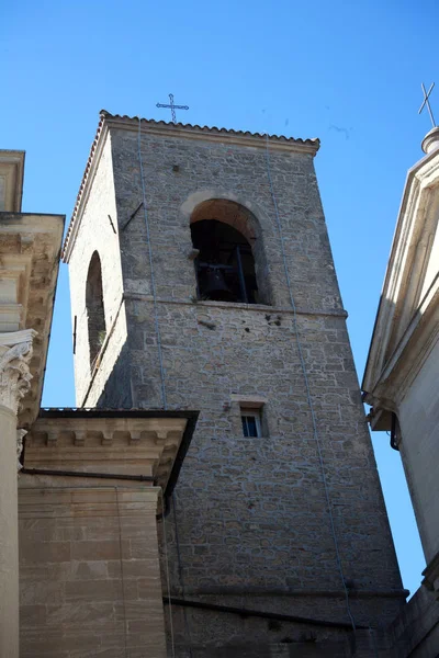 Bell tower San Marinó-i katedrális — Stock Fotó