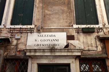Venedik, binalar ve iç sokakları l
