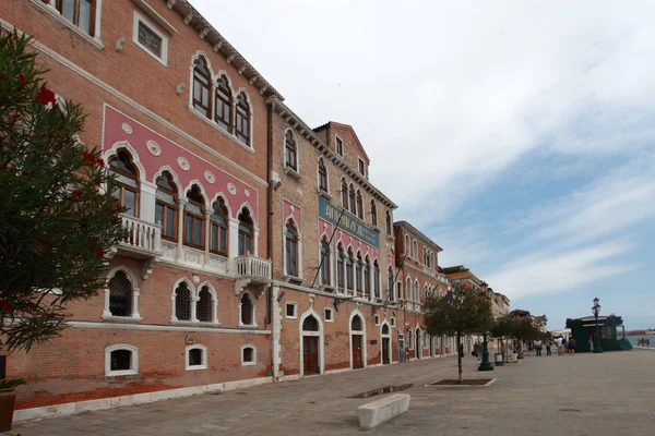 ヴェネツィア、建物、内側の通り e — ストック写真