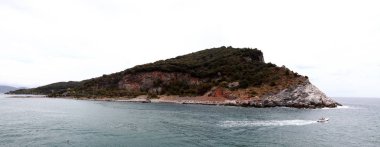 Portovenere d çevresinde sahil görünümü