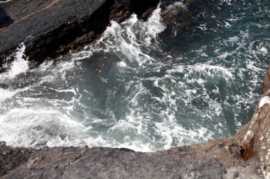 kayalık c kabarma dalgalar