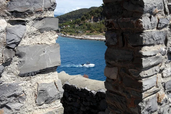 Pohled na pobřeží kolem Portovenere — Stock fotografie