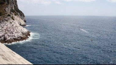 kayalar m üzerinde çökmesini dalgalar deniz