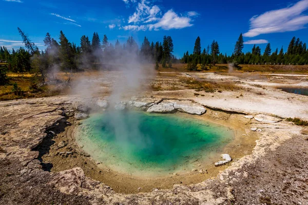 Piscina Collassante Chiamata Sua Apperance Nel Parco Nazionale Yellowstone — Foto Stock