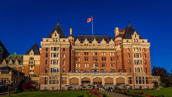维多利亚 不列颠哥伦比亚省 2018年7月3日 费尔蒙特皇后酒店 Fairmont Empress 是加拿大不列颠哥伦比亚省维多利亚最古老的酒店之一 — 图库照片