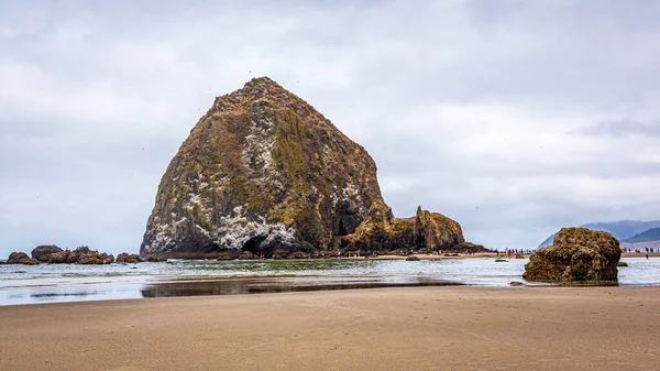 Haystack Rock Bij Cannon Beach Oregon — Stockfoto