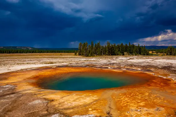 Opal Pool Uma Fonte Termal Bacia Geyser Midway Parque Nacional — Fotografia de Stock