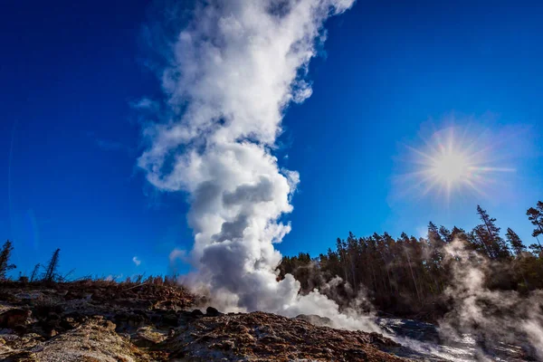 Steamboat Geyser Bacia Norris Geyser Parque Nacional Yellowstone Gêiser Mais — Fotografia de Stock