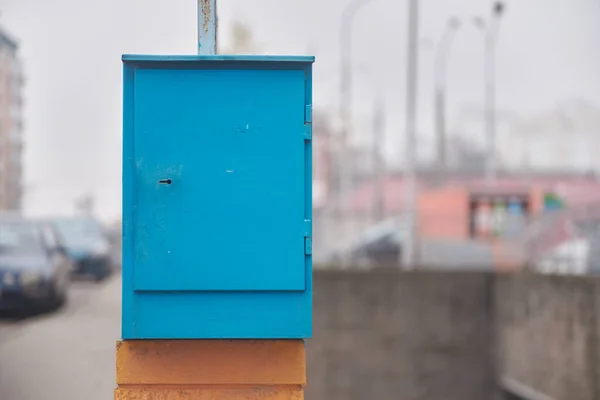 Modrá Železná Poštovní Schránka Pro Odesílání Dopisů — Stock fotografie