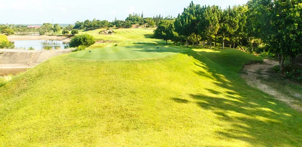 Campo Golf Immerso Nel Verde — Foto Stock