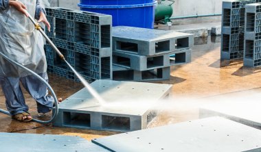 Yüksek basınçlı su jeti ile Temizleme. 