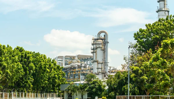Aardolie raffinage-industrie in Rayong, Thailand. — Stockfoto