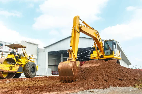 Excavator in action — Stock Photo, Image