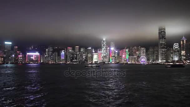 Hong Kong. Victoria Harbour, gece — Stok video