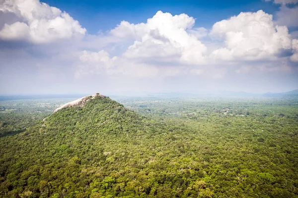 Pidurangala Rock. Sigiriya, Sri Lanka — Foto de Stock
