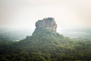 Sigiriya (aslan kaya), Sri Lanka. Pidurangala Rock görünümünden
