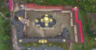 Yeni Athos Manastırı. Akhali Atoni, Abhazya. Abhazya 'nın ana manastır kompleksi. Hava aracı uçuşu