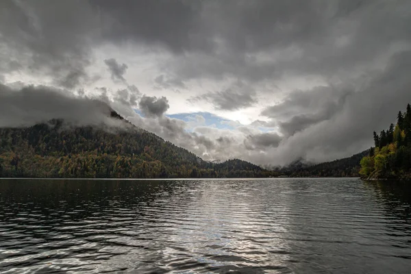 Lago Ritsa, Abjasia — Foto de Stock