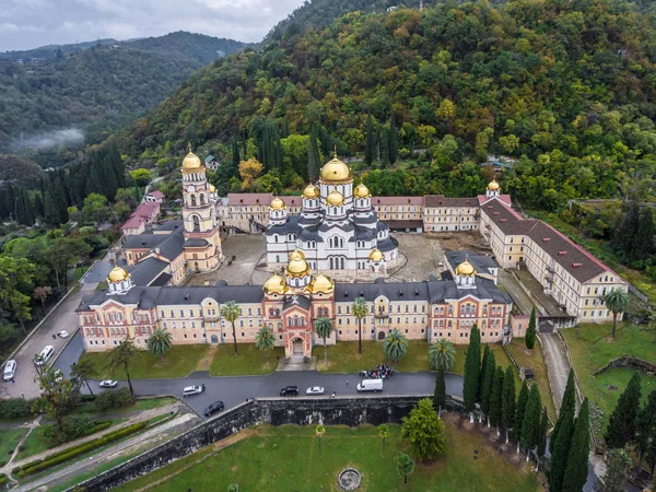 Yeni Athos Manastırı. Havadan. Akhali Atoni, Abhazya — Stok fotoğraf