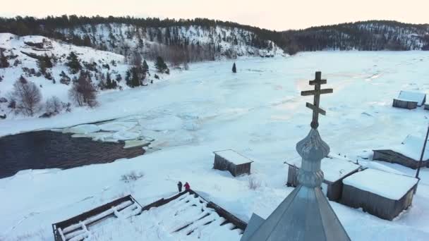 Kopec Kříž Dřevěného Kostela Obci Umba Poloostrov Kola Zima Sníh — Stock video